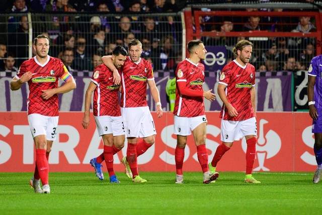 日天模式！库里半决赛和决赛合计轰进17记三分