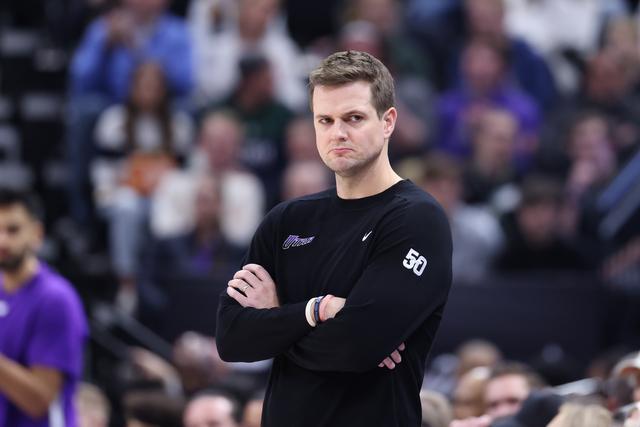 萨里：很遗憾执教切尔西一年就离开 希望回英超