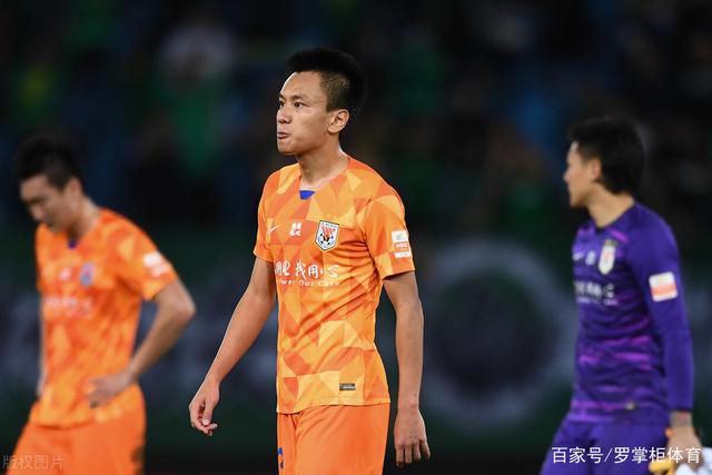 费尔德34+14张宁23+8赵嘉义21分 山西大胜青岛